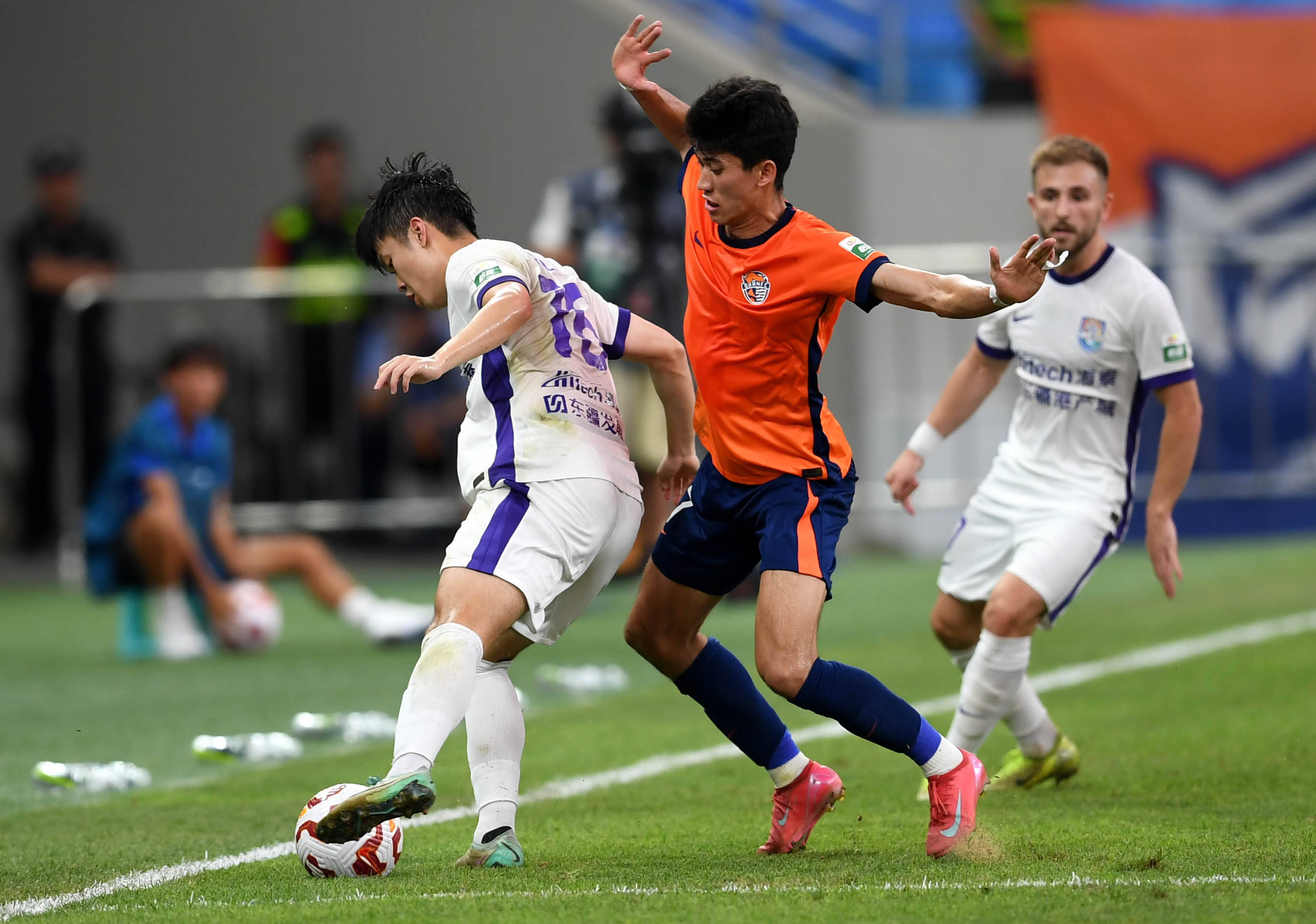 年轻防守球 年轻防守球